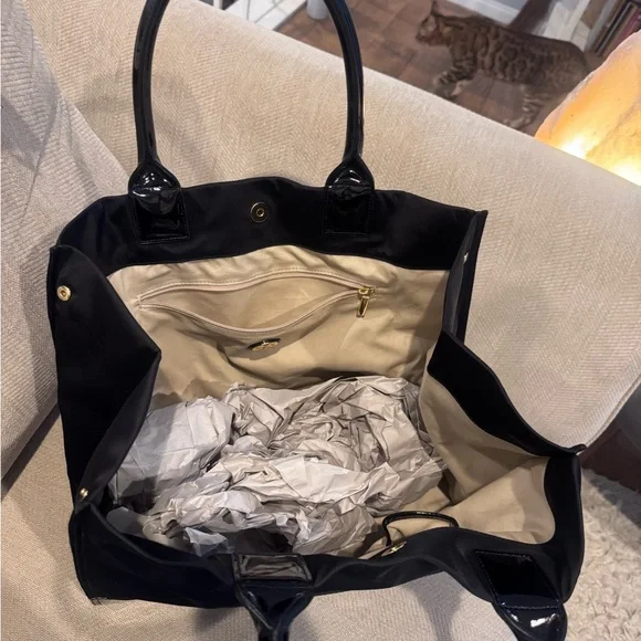 Tory Burch Black Tote with Glossy Logo - Picture 2 of 13